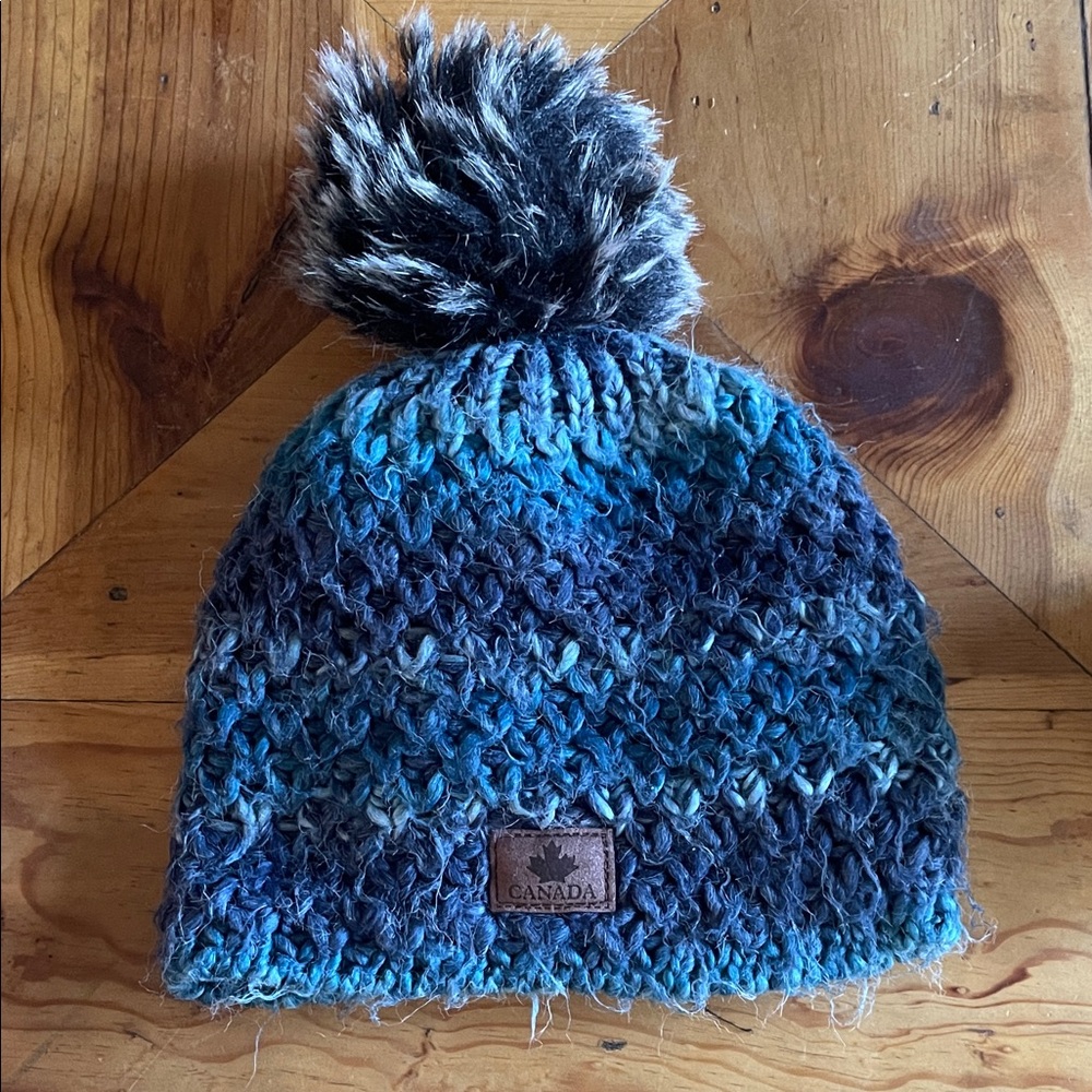 CANADA || Crocheted Toque